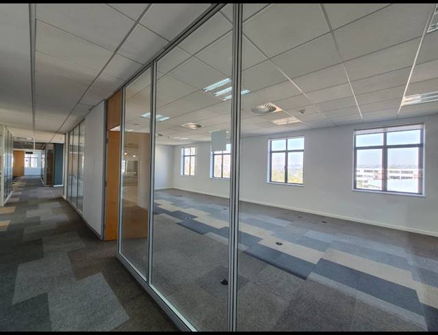 902M² OFFICE TO LET IN ILLOVO
